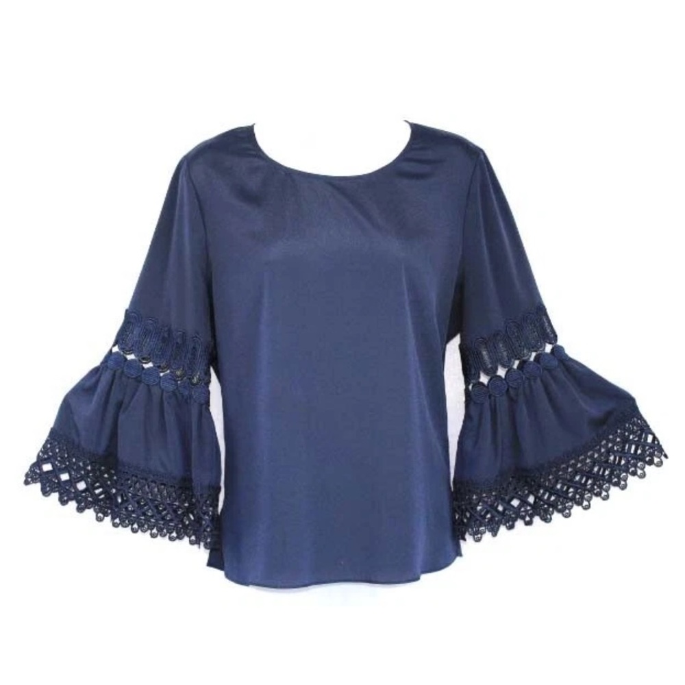 LE GALI Camden Navy Lace Trim Bell Sleeve
Blouse Size Medium